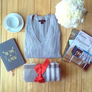 | wardrobe essential | basic gray sweater top |